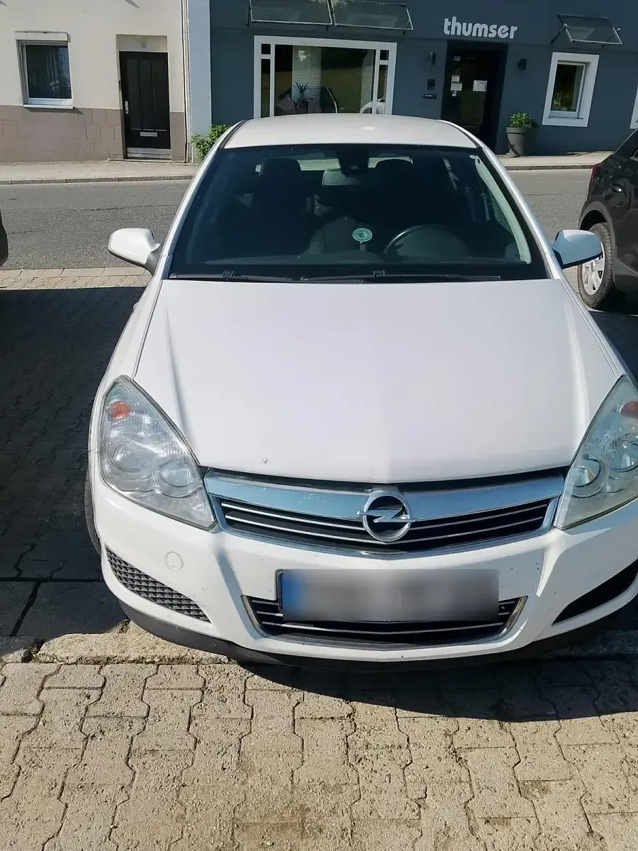 Gebraucht Opel Astra 116 PS (85 kW) 2009 Weiß Kleinwagen