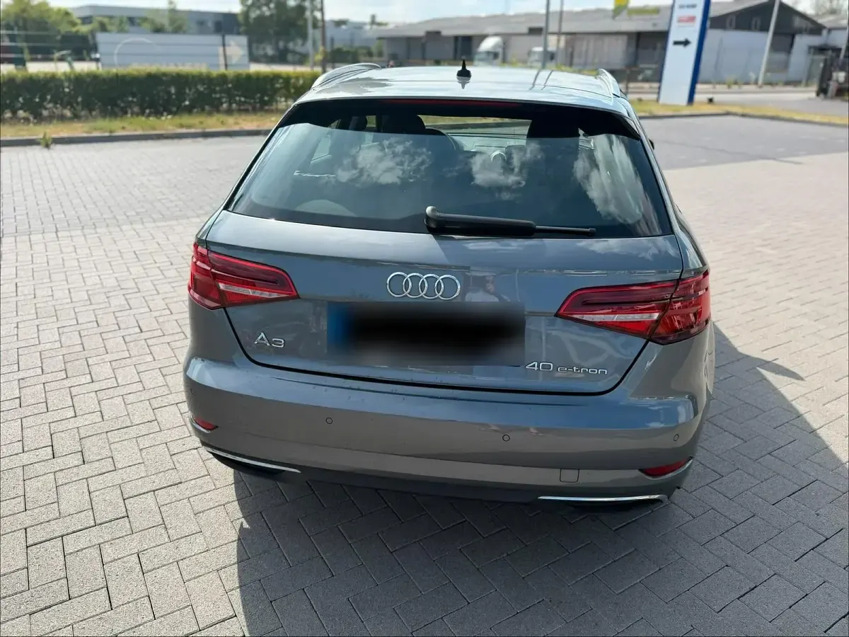 Gebraucht Audi A3 e-tron 204 PS (150 kW) 2020 Grau Kleinwagen