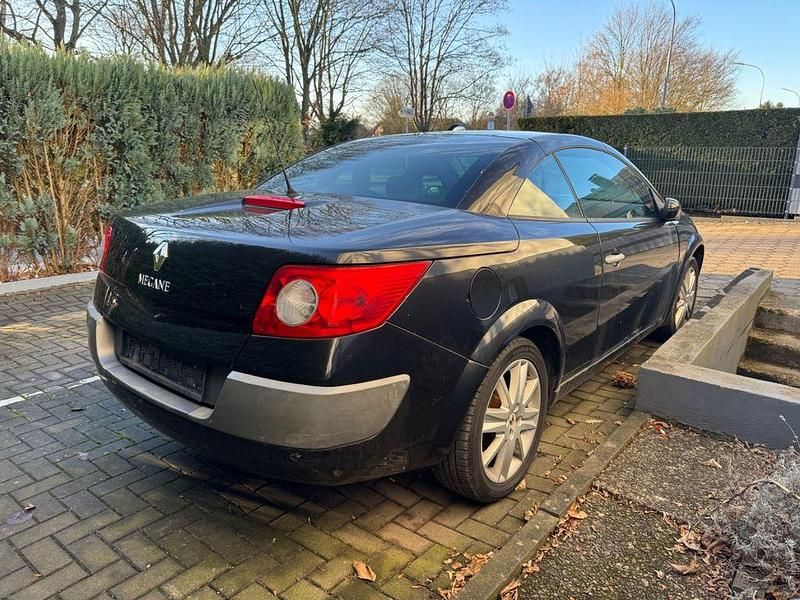 Gebraucht Renault Mégane Cabriolet Dynamique 135 PS (99 kW) 2004 Schwarz Cabrio