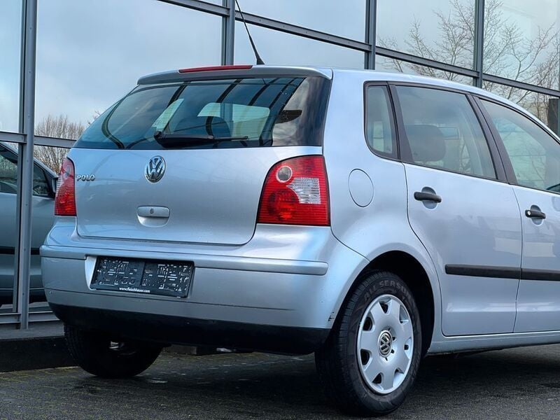 Gebraucht VW Polo Basis 54 PS (39 kW) 2004 Silber Limousine