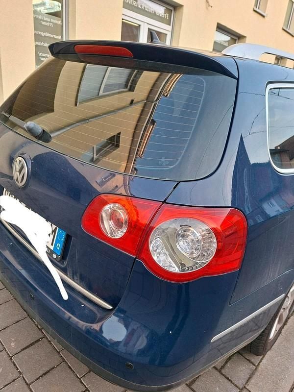 Blau Gebraucht 2007 VW Passat Limousine | 2.550 € (Guter Preis) - Bild 1/4