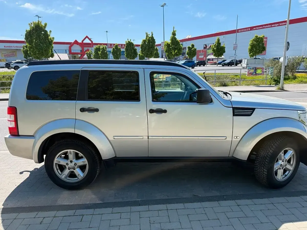 Second-hand Dodge Nitro 177 CP (130 kW) 2010 Argintiu SUV