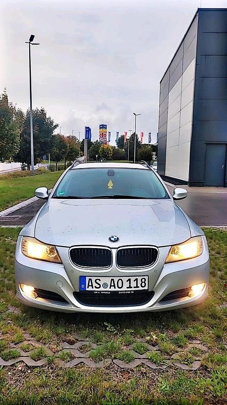 Gebraucht BMW 318 143 PS (105 kW) 2010 Grau Kombi