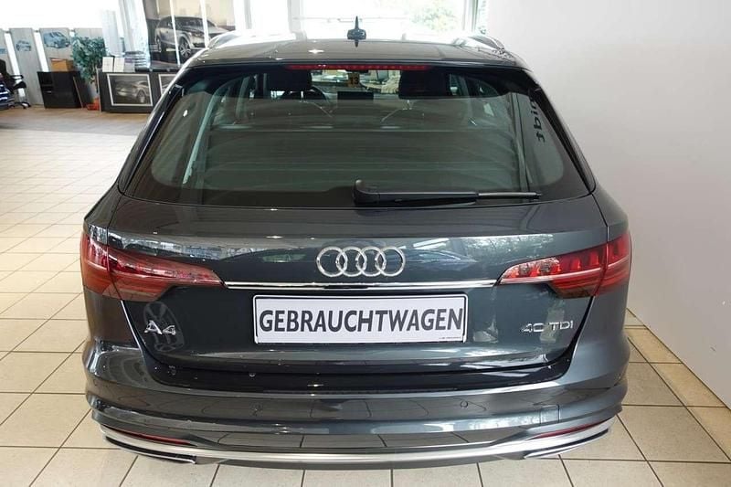 Używany Audi A4 Advanced 204 KM (150 kW) 2023 Szary Kombi