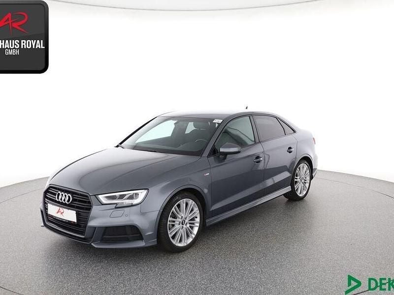 Grau (metallic) Gebraucht 2019 Audi A3 S-Line Limousine | 22.880 € (Guter Preis) - Bild 1/4