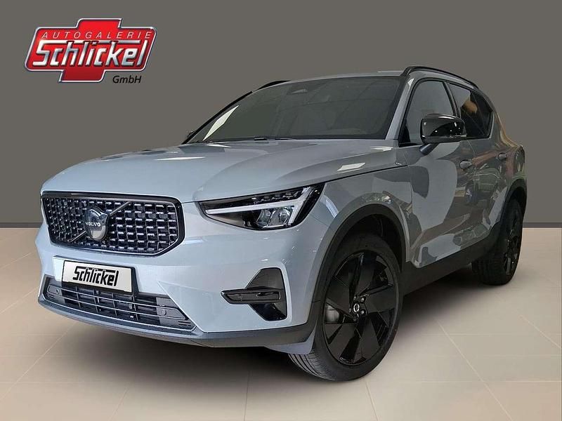 Neu Volvo XC40 Plus 163 PS (119 kW) 2025 Vapour grey SUV