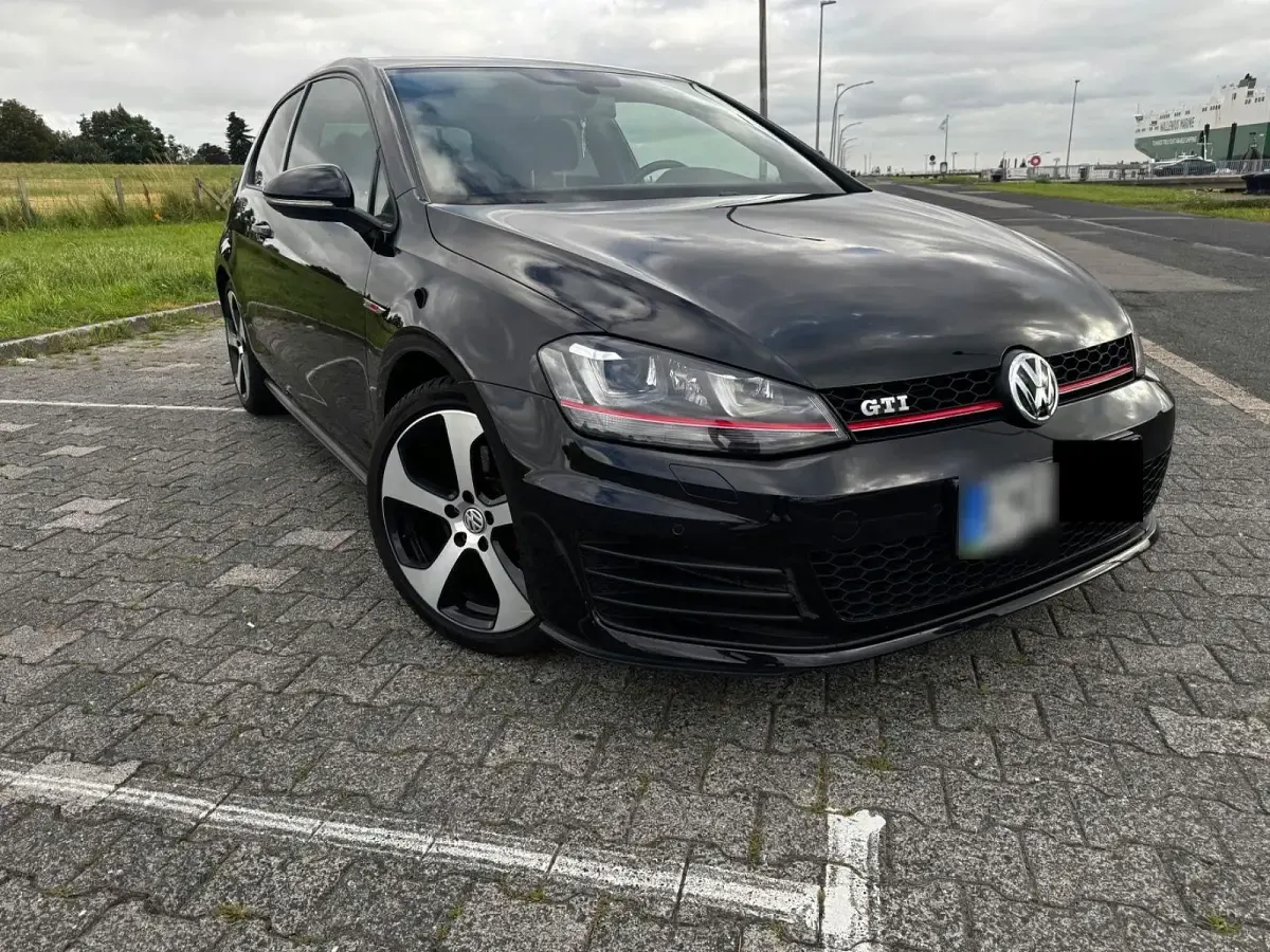 Gebraucht VW Golf VII GTI 220 PS (161 kW) 2015 Schwarz Limousine