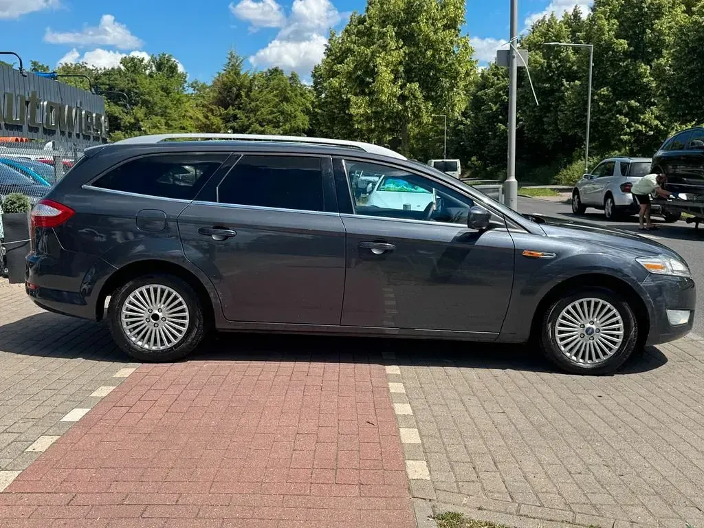 Gebraucht Ford Mondeo Titanium 116 PS (85 kW) 2010 Blau Limousine