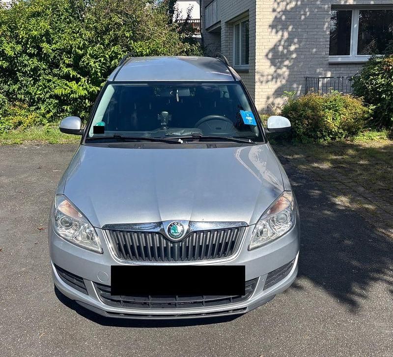 Silber Gebraucht 2012 Skoda Roomster Kombi | 2.999 € (Guter Preis) - Bild 1/4