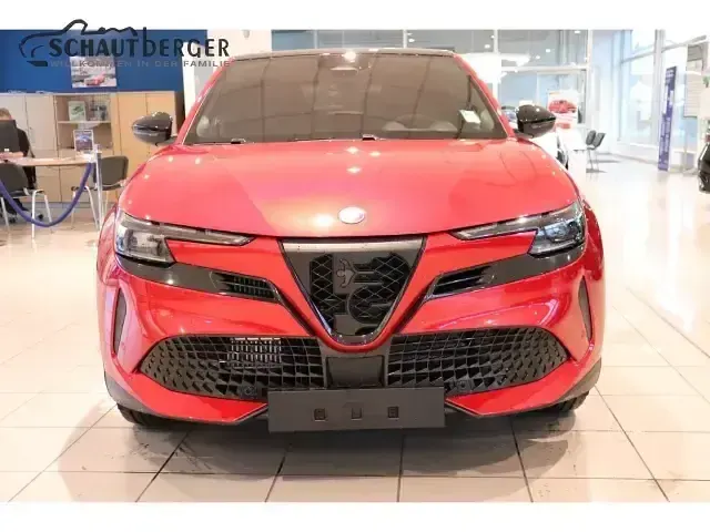 Neu Alfa Romeo Junior Edizione Speciale 145 PS (106 kW) 2026 Rot SUV