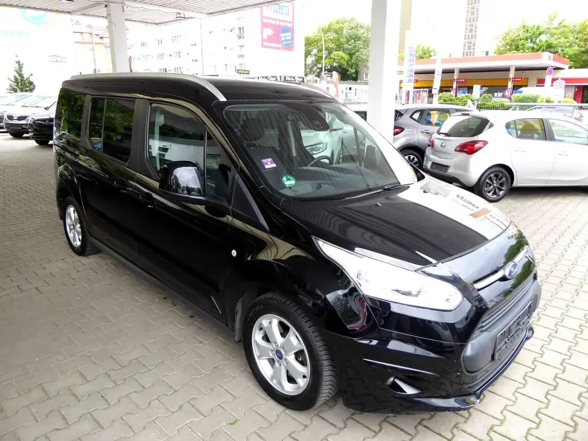 Gebraucht Ford Tourneo Titanium 120 PS (88 kW) 2016 Iridium schwarz mica Kombi