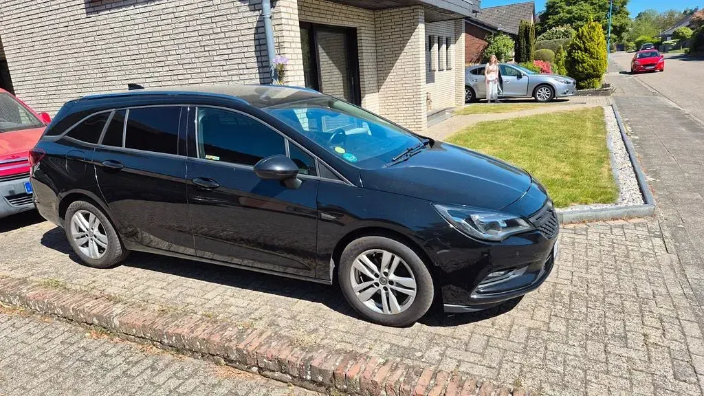 Gebraucht Opel Astra Edition 110 PS (80 kW) 2017 Schwarz Kombi