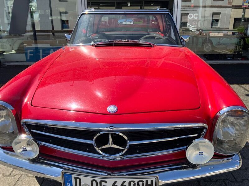 Rot Gebraucht 1966 Mercedes 230 Cabrio | 57.000 € - Bild 1/4