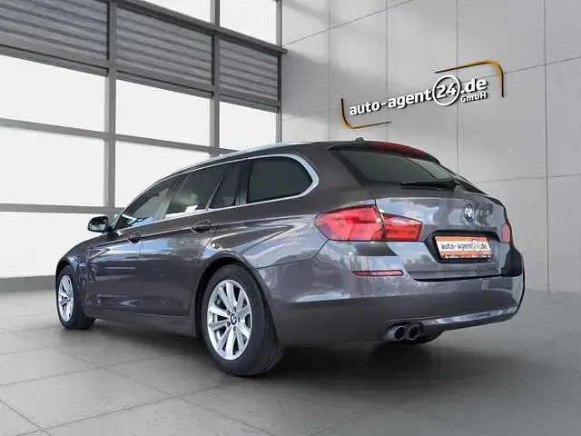 Gebraucht BMW 520 184 PS (135 kW) 2012 Havanna (braun) metallic Kombi