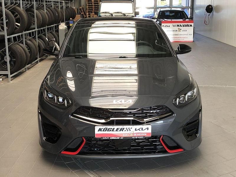 Gebraucht Kia ProCeed 204 PS (150 kW) 2022 Pentametal (metallic) Kleinwagen