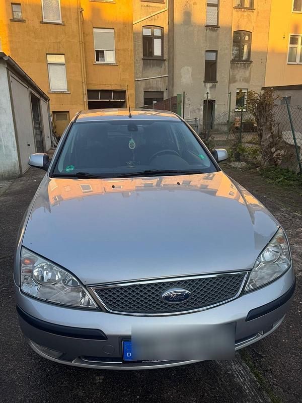 Gebraucht Ford Mondeo 125 PS (91 kW) 2004 Silber Limousine