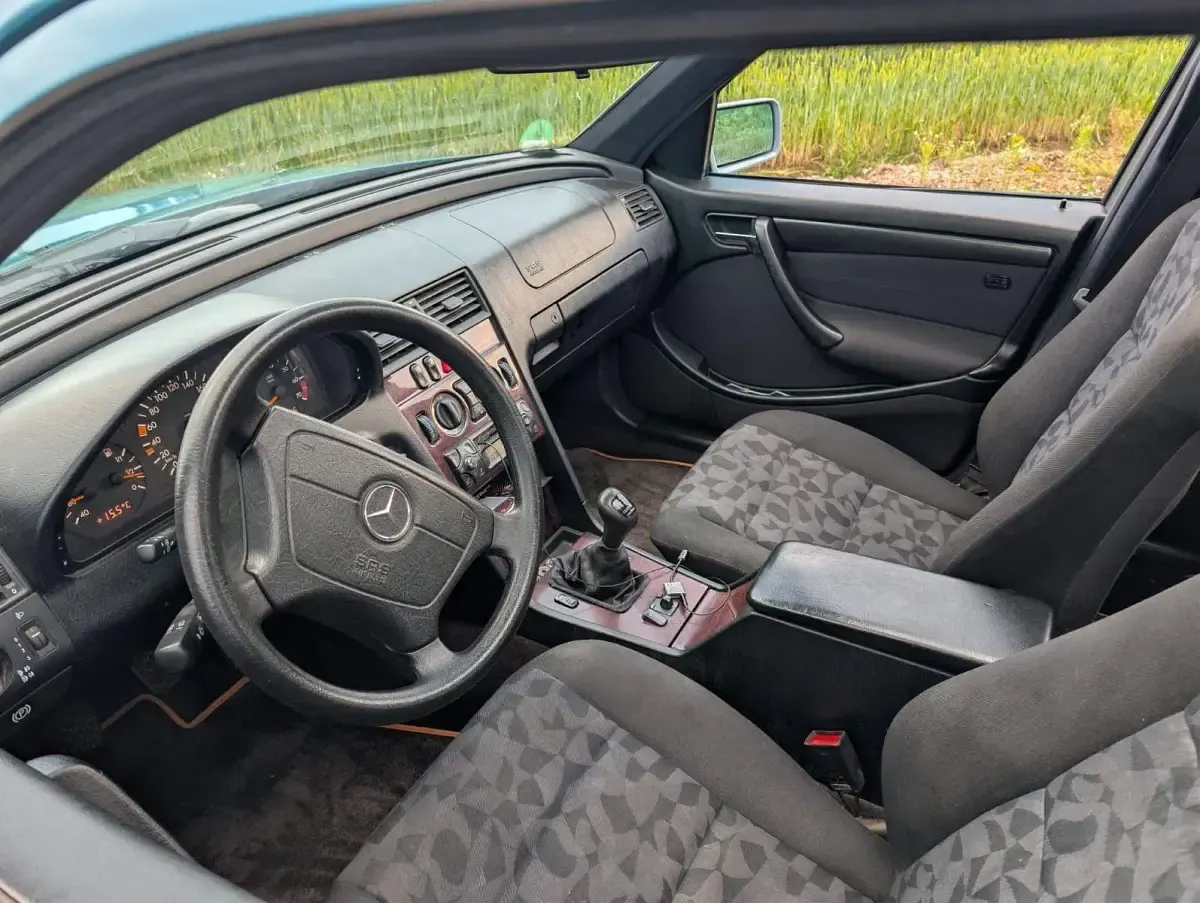 Gebraucht Mercedes C180 Classic 122 PS (89 kW) 2000 Blau Limousine
