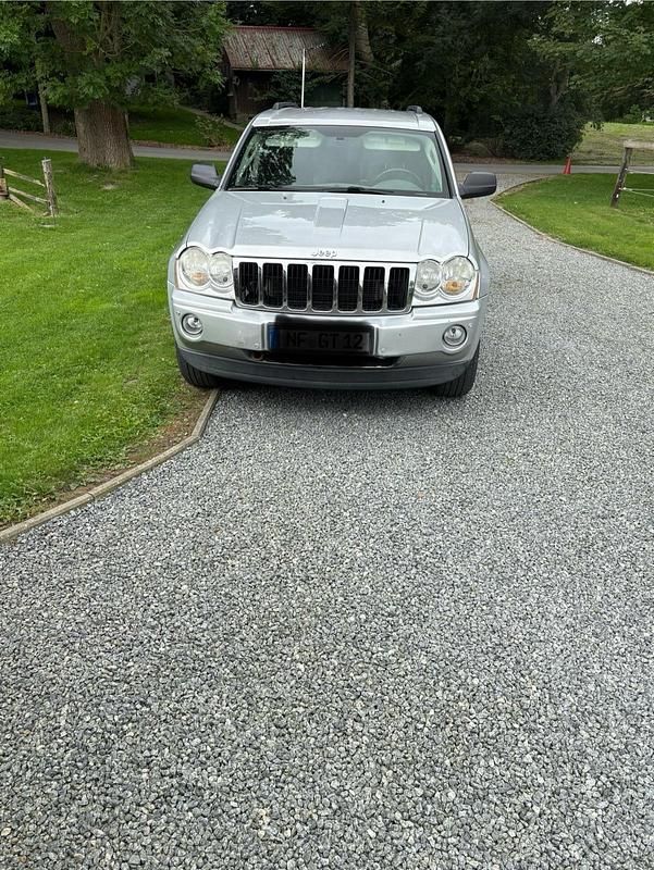 Silber Gebraucht 2006 Jeep Grand Cherokee Limited SUV | 5.950 € (Fairer Preis) - Bild 1/4