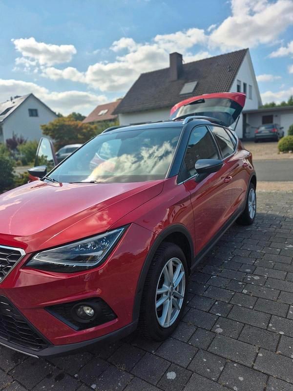 Rot Gebraucht 2019 Seat Arona FR SUV | 13.200 € (Fairer Preis) - Bild 1/4