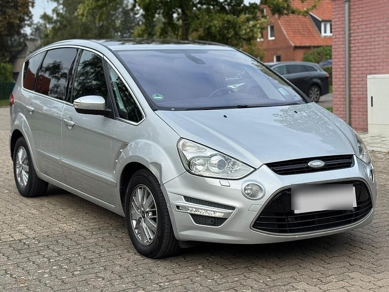 Silber Gebraucht 2011 Ford S-MAX Titanium Van / Kleinbus | 3.700 € (Superpreis) - Bild 1/4