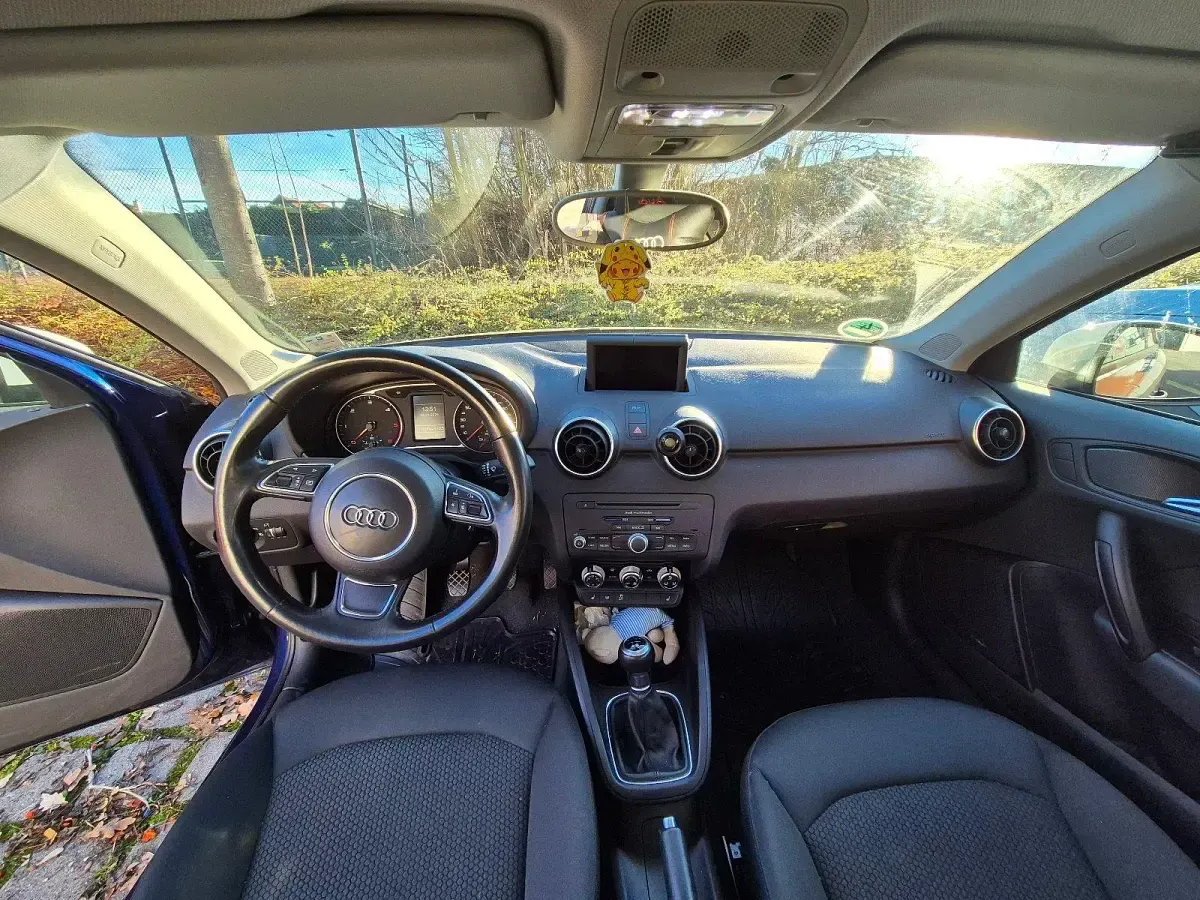 Gebraucht Audi A1 Competition 105 PS (77 kW) 2012 Blau Kleinwagen