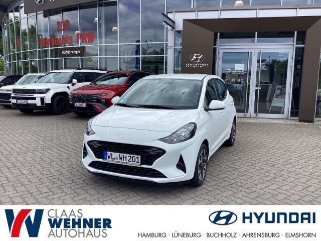 Weiss Gebraucht 2024 Hyundai i10 Trend Kleinwagen | 17.490 € (Fairer Preis) - Bild 1/4