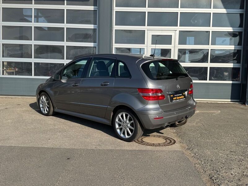 Gebraucht Mercedes B180 109 PS (80 kW) 2005 Grau Van / Kleinbus