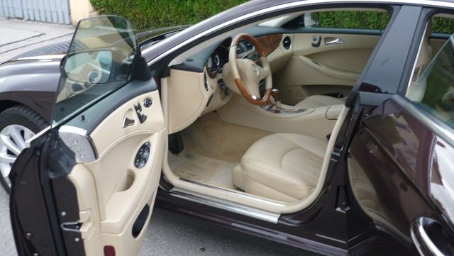 Gebraucht Mercedes CLS320 204 PS (150 kW) 2008 Blau metallic Limousine