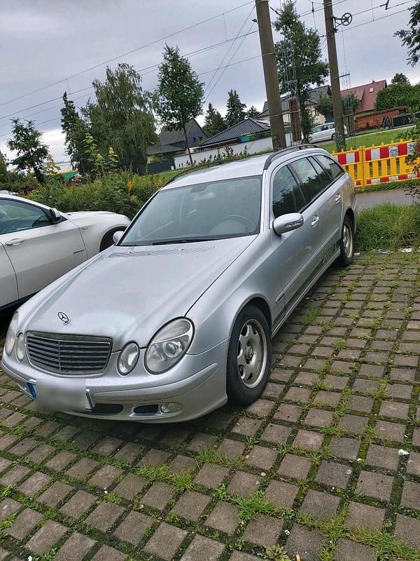 Silber Gebraucht 2004 Mercedes E220 Kombi | 2.500 € (Guter Preis) - Bild 1/4