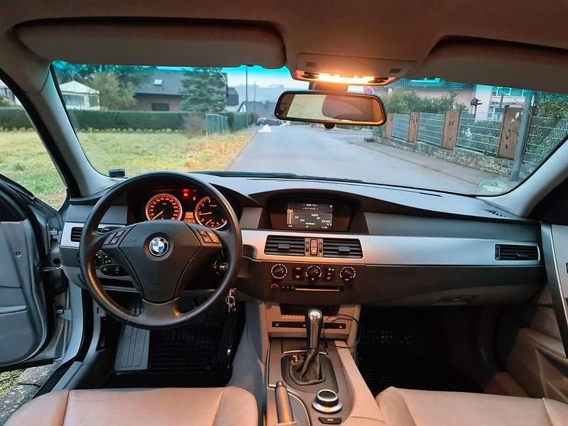 Gebraucht BMW 525 192 PS (141 kW) 2004 Silber Limousine
