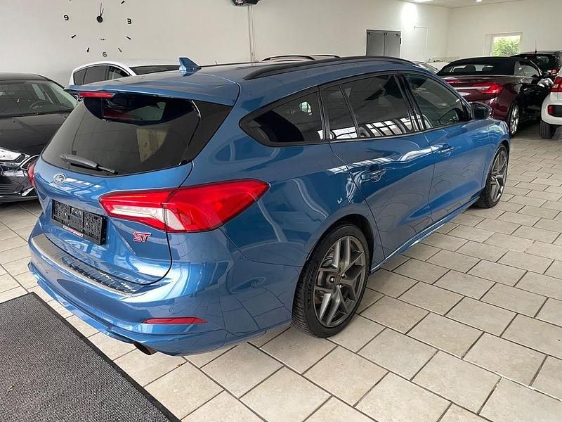 Używany Ford Focus ST 280 KM (205 kW) 2020 Niebieski Sedan/Limuzyna