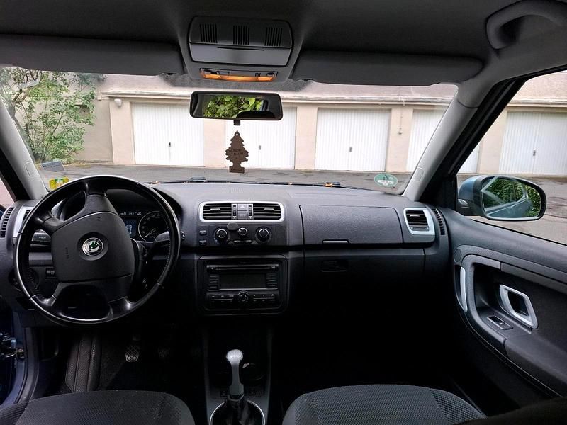 Blau Gebraucht 2007 Skoda Fabia Limousine | 2.700 € - Bild 1/4