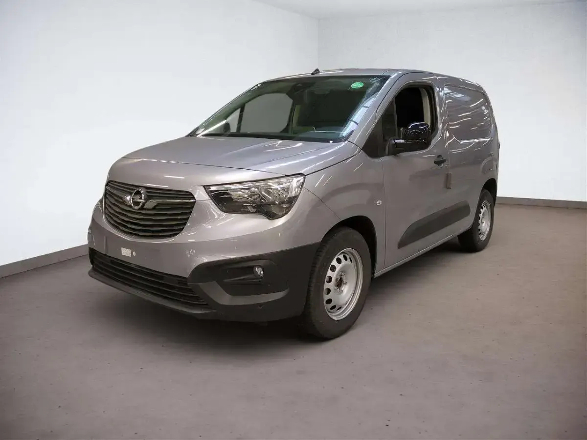 Używany Opel Combo-e Life 100 kW (136 KM) 2024 Srebrny Minivan