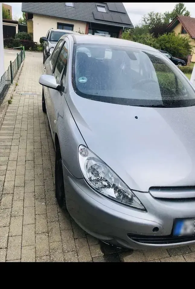 Gebraucht Peugeot 307 90 PS (66 kW) 2002 Limousine