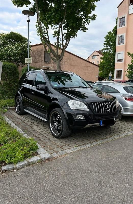 Schwarz Gebraucht 2008 Mercedes ML350 SUV | 14.600 € - Bild 1/4