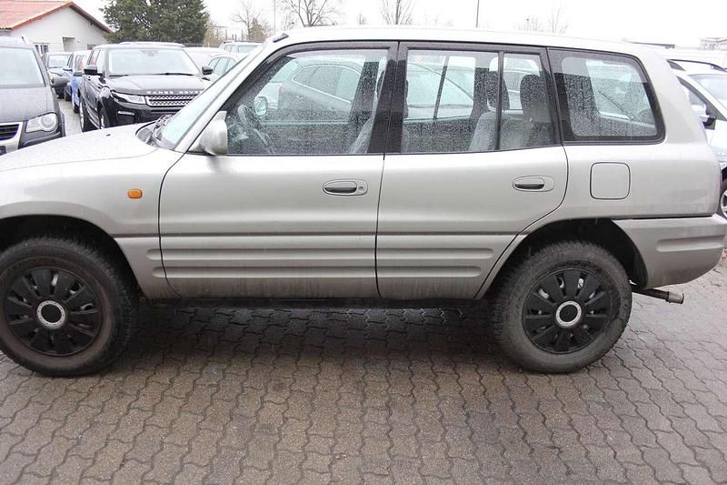 Gebraucht Toyota RAV4 128 PS (94 kW) 2000 Grau SUV