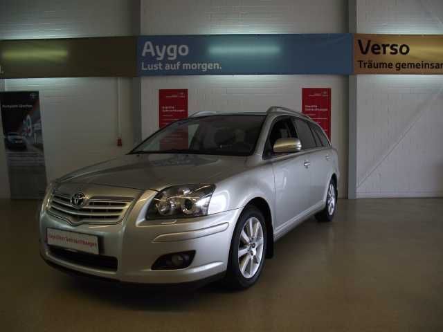 Gebraucht Toyota Avensis Executive 126 PS (92 kW) 2006 Silber metallic Kombi