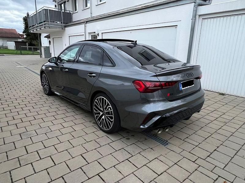 Gebraucht Audi S3 Ambiente 333 PS (244 kW) 2024 Grau Limousine