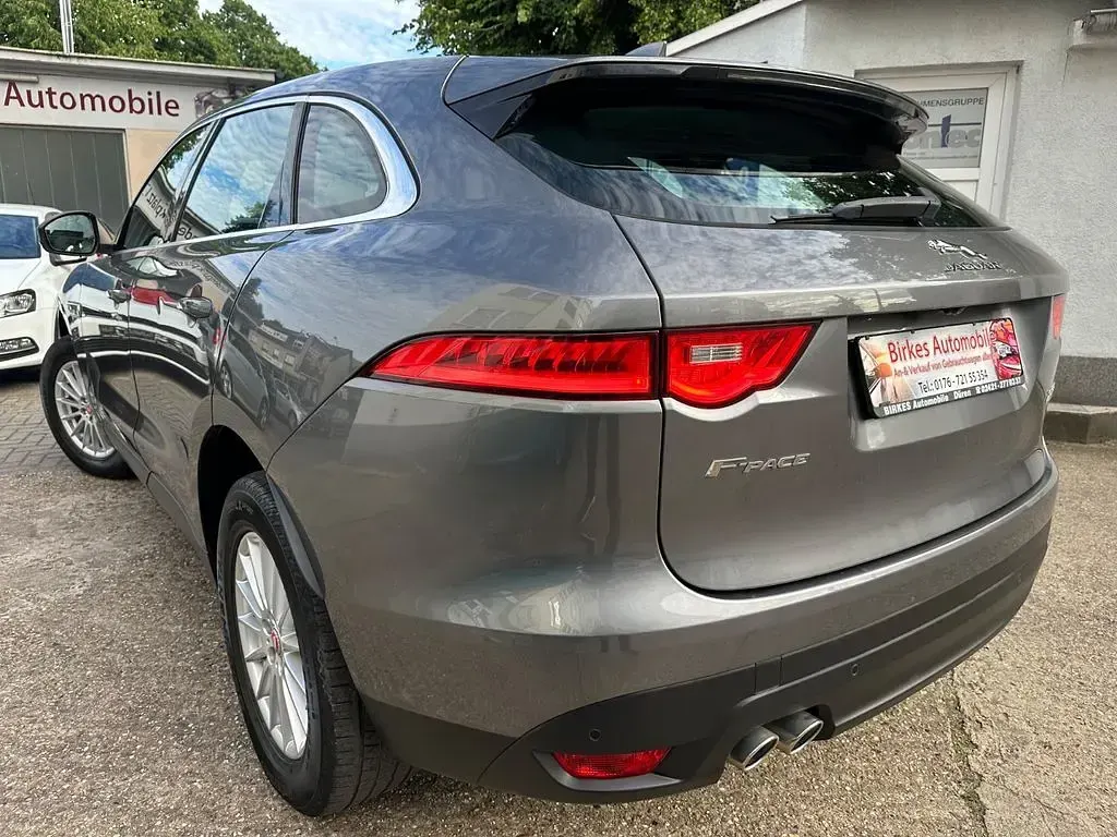 Gebraucht Jaguar F-Pace 179 PS (131 kW) 2017 Grau SUV