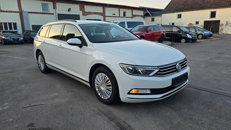 Gebraucht VW Passat 120 PS (88 kW) 2016 Weiß Kombi