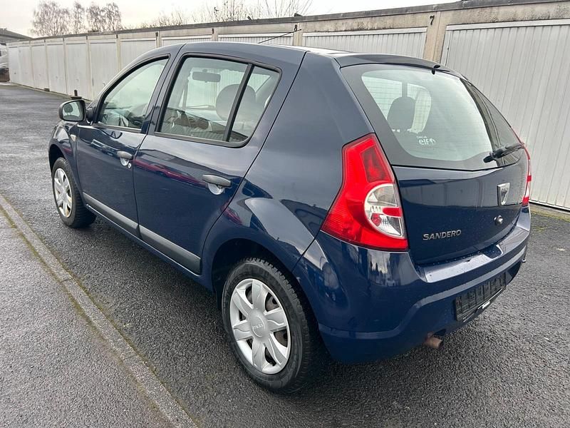 Gebraucht Dacia Sandero Basis 75 PS (55 kW) 2012 Blau Limousine