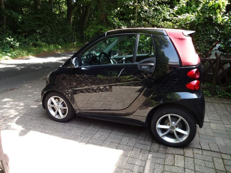 Schwarz Gebraucht 2012 Smart ForTwo Cabrio Cabrio | 6.200 € (Guter Preis) - Bild 1/4