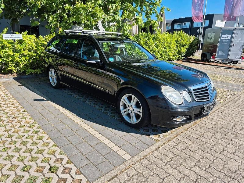 Gebraucht Mercedes E220 Avantgarde 170 PS (125 kW) 2008 Schwarz Kombi