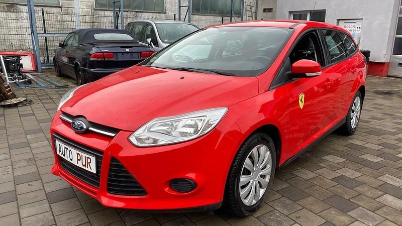 Gebraucht Ford Focus 85 PS (62 kW) 2014 Rot Kombi