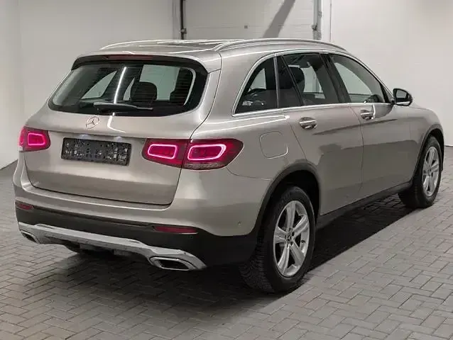 Gebraucht Mercedes GLC300 245 PS (180 kW) 2019 Mojavesilber met. (metallic) SUV