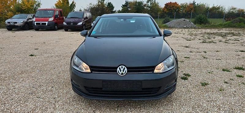 Grau Gebraucht 2014 VW Golf VII Trendline Limousine | 5.999 € (Superpreis) - Bild 1/4