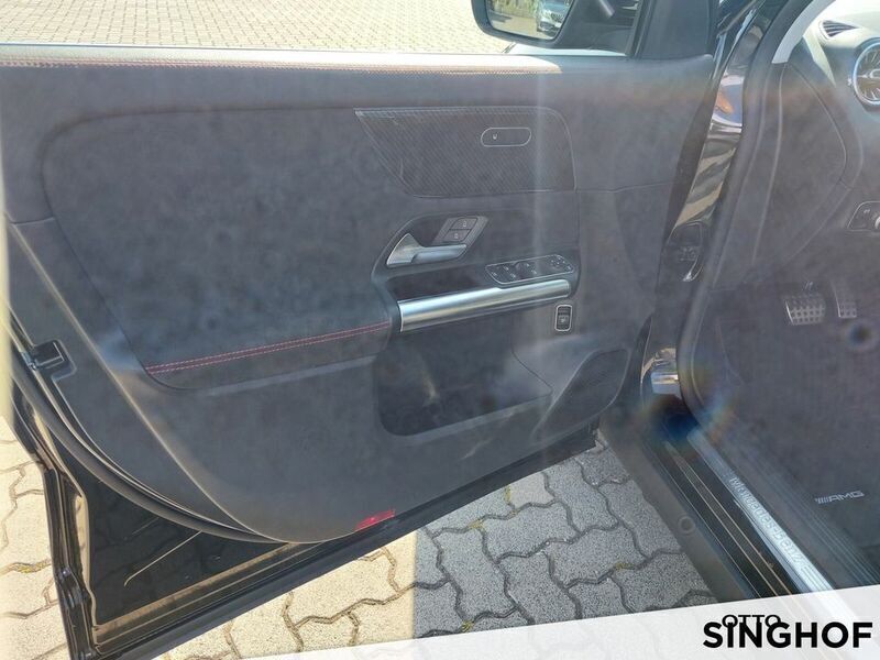 Gebraucht Mercedes GLA200 AMG 163 PS (119 kW) 2020 Unilack nachtschwarz SUV