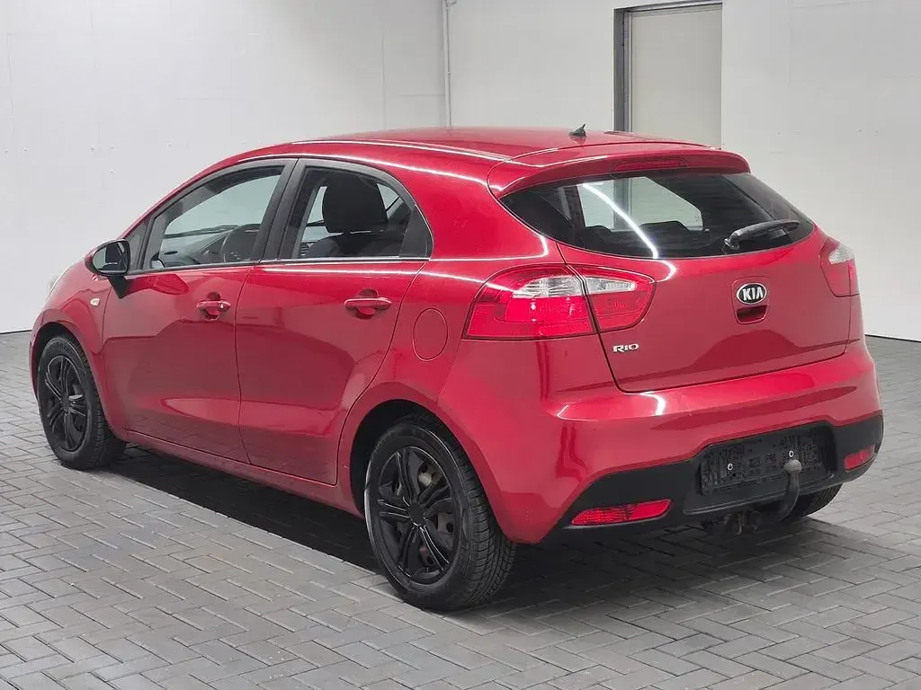 Gebraucht Kia Rio EX 86 PS (63 kW) 2013 Rot Limousine