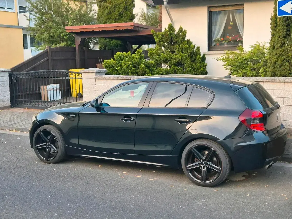 Gebraucht BMW 116 115 PS (84 kW) 2004 Schwarz Kleinwagen