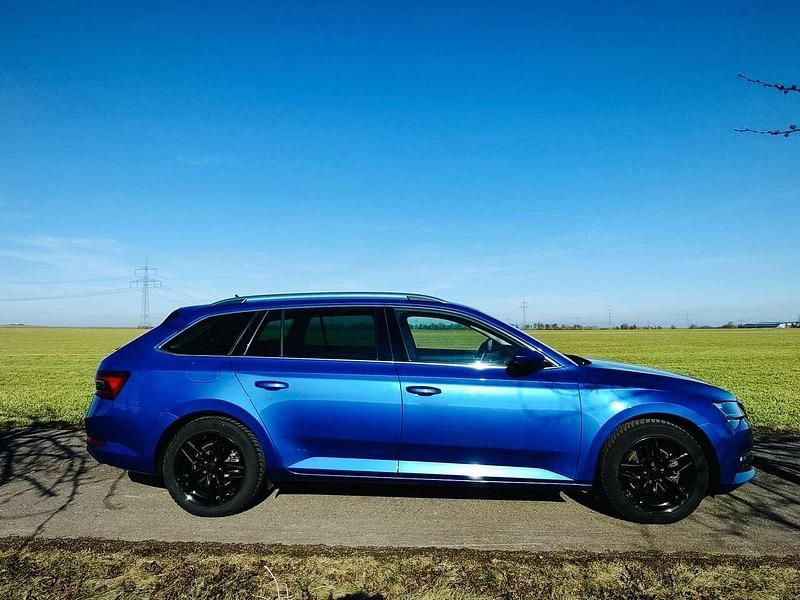 Gebraucht Skoda Superb Ambition 150 PS (110 kW) 2020 Blau Kombi